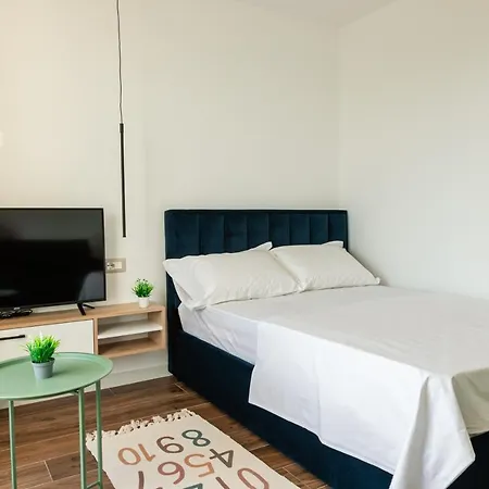 Prime Location In Appartement *