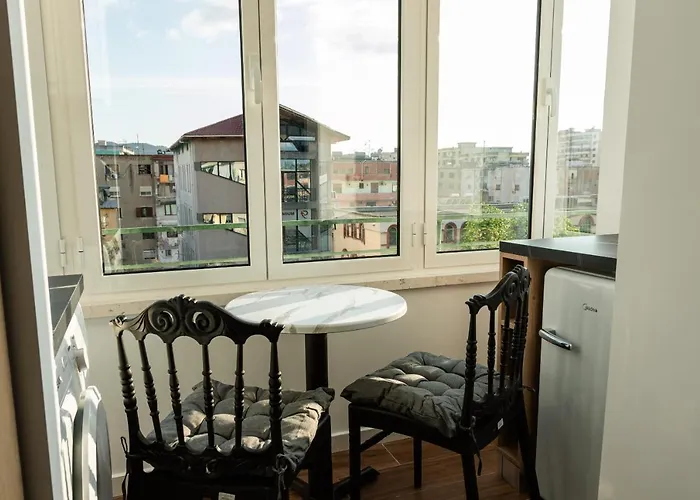Prime Location In Apartment *