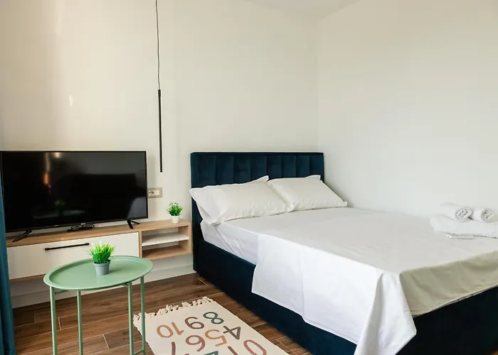 Prime Location In Apartment *